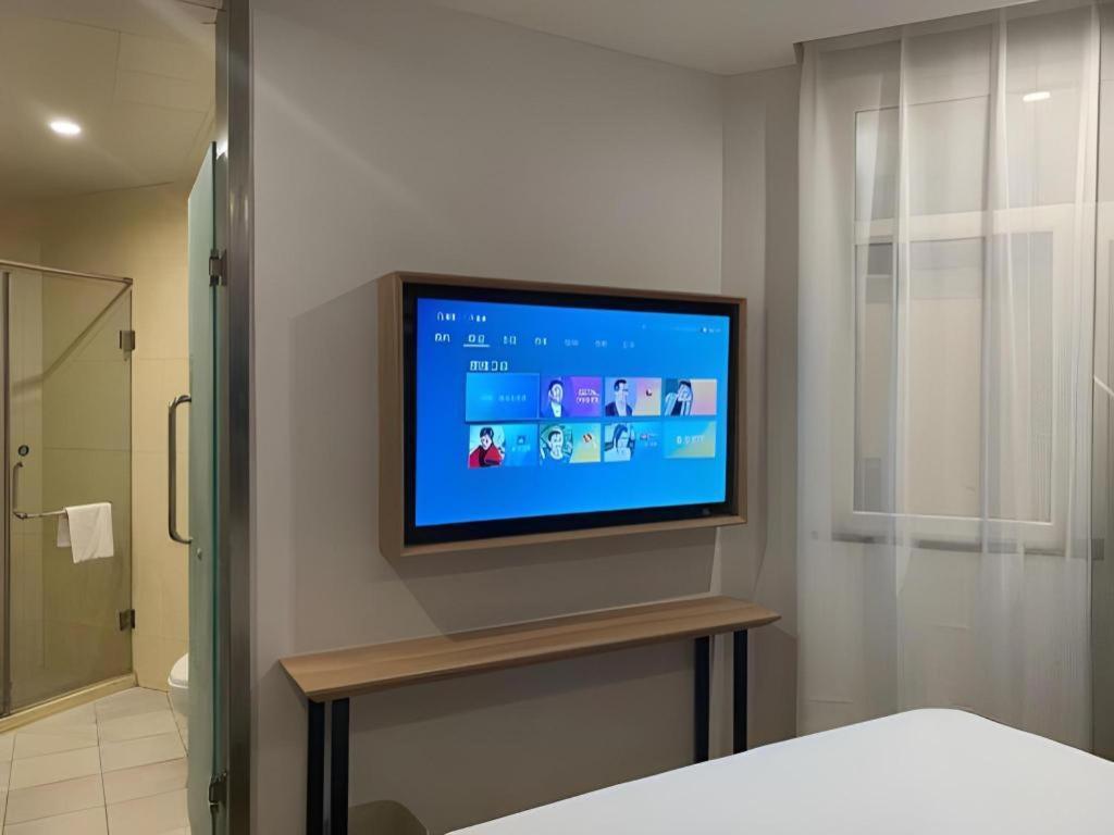 Greentree Chaoyang District Shilihe Subway Station Express Hotel